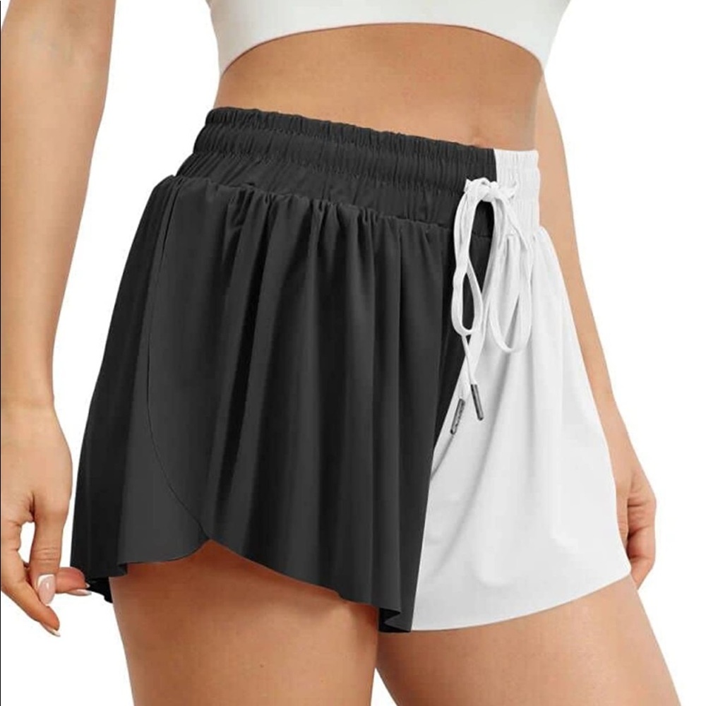 NWT: Woman’s 2 in 1 Flowy Running Shorts